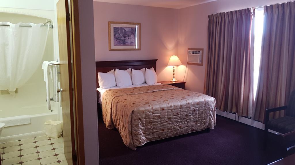 Queens Arms Inn Шарлоттаун Екстер'єр фото