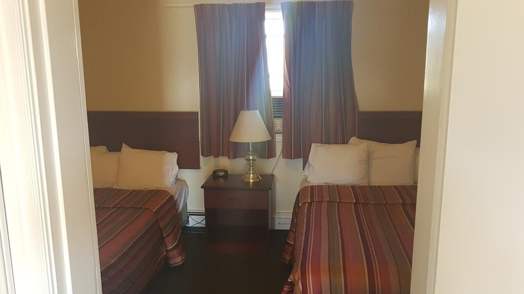 Queens Arms Inn Шарлоттаун Екстер'єр фото